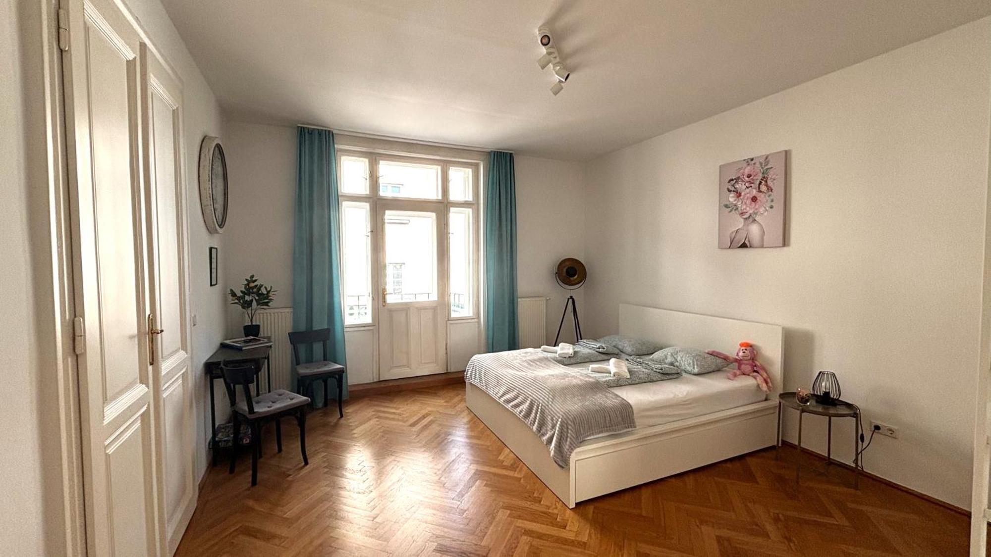 Central Mariahilfer Apartment 5 Min To The Schoenbrunn Palace And City Shopping Center Viyana Dış mekan fotoğraf